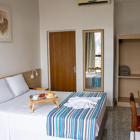 Hotel Dan Inn Barretos By Nacional Inn Esterno foto