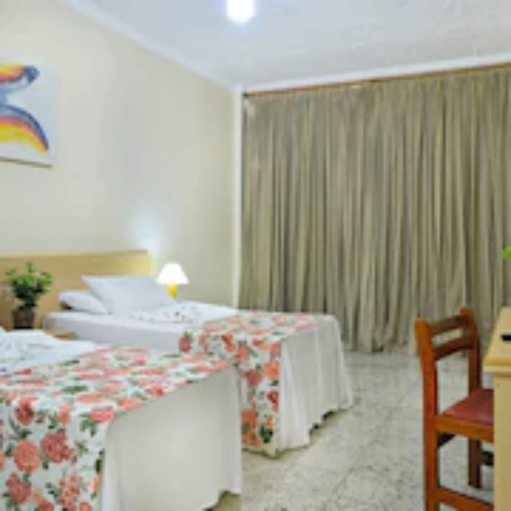 Hotel Dan Inn Barretos By Nacional Inn Esterno foto