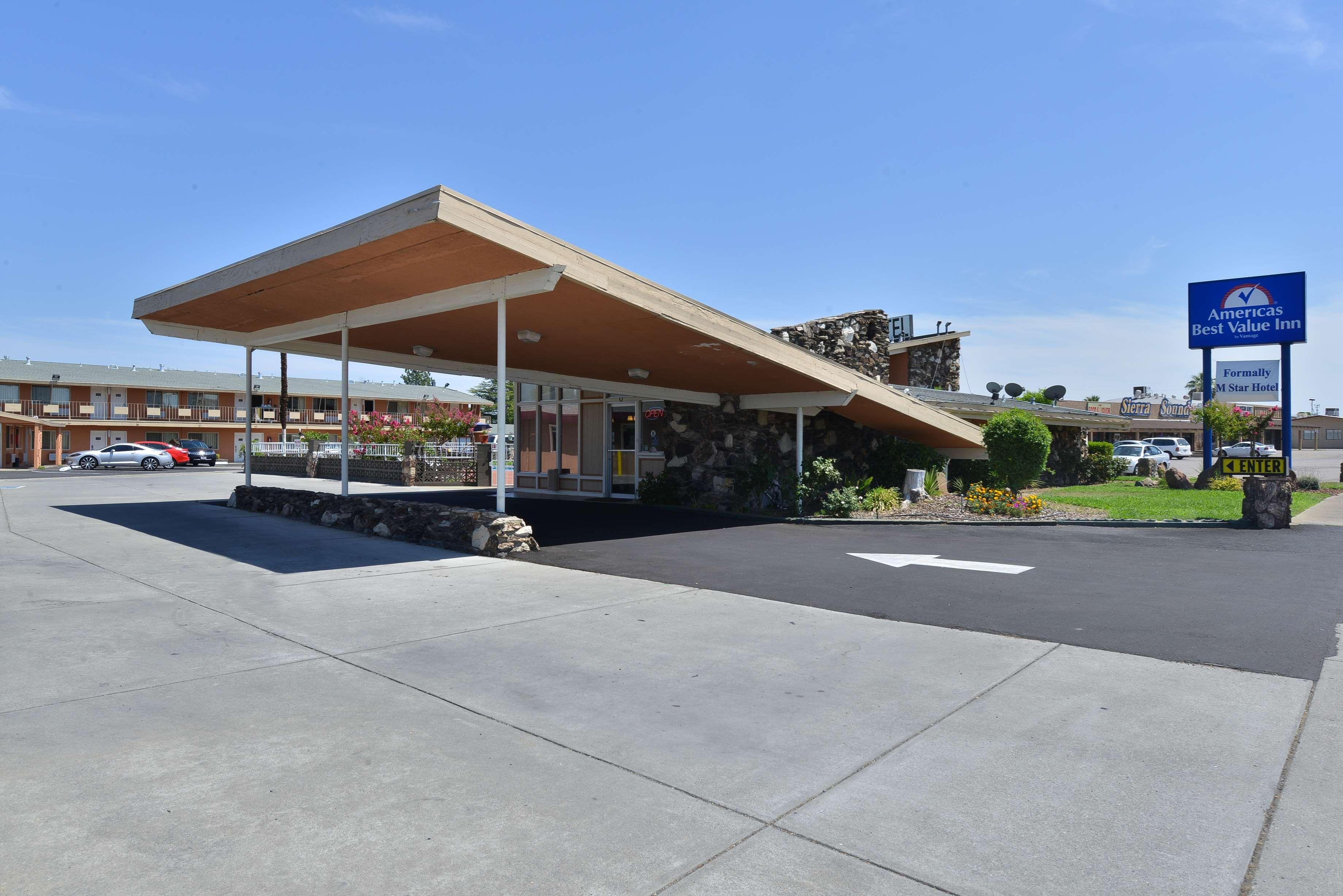 Hotel Dan Inn Barretos By Nacional Inn Esterno foto