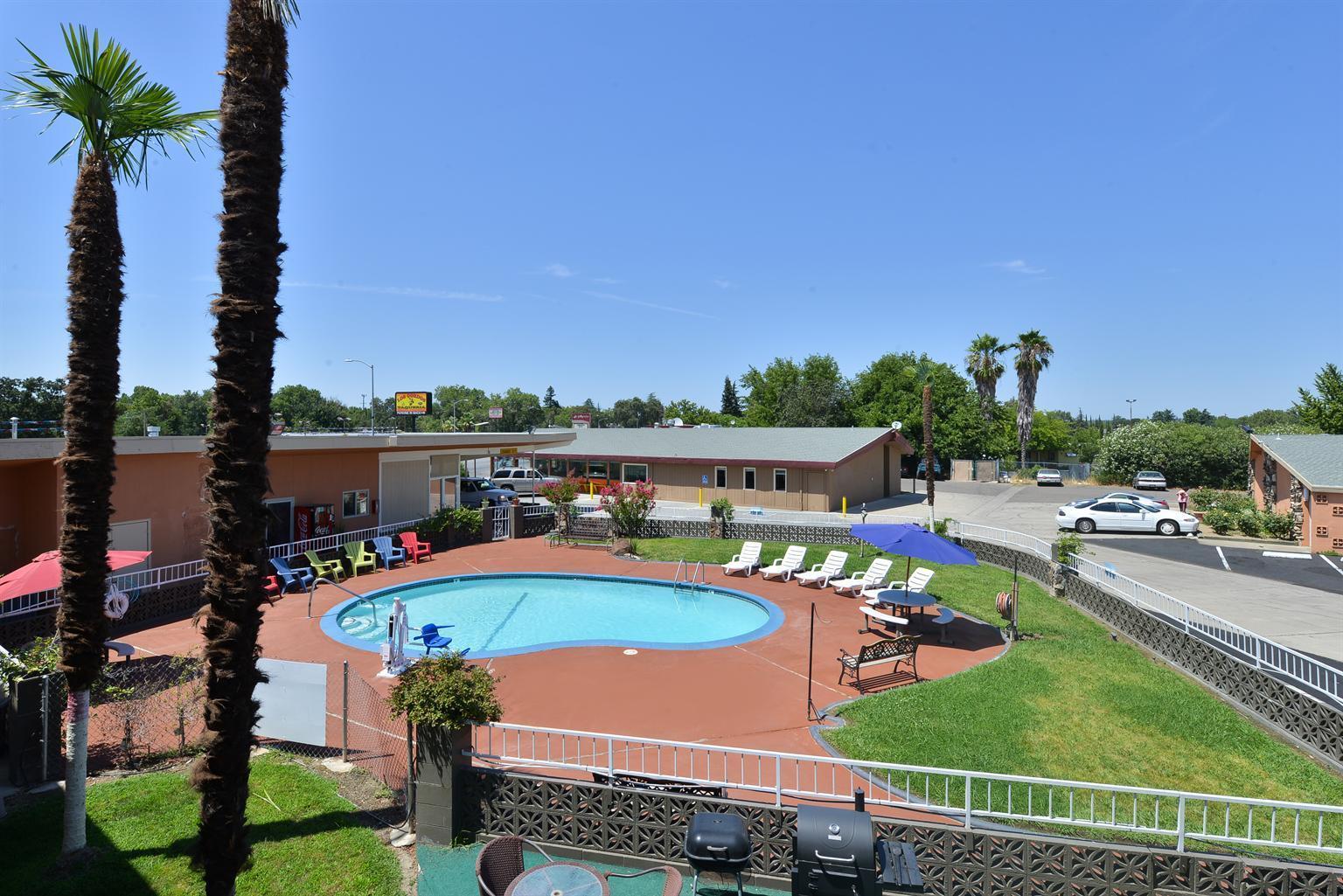 Hotel Dan Inn Barretos By Nacional Inn Esterno foto