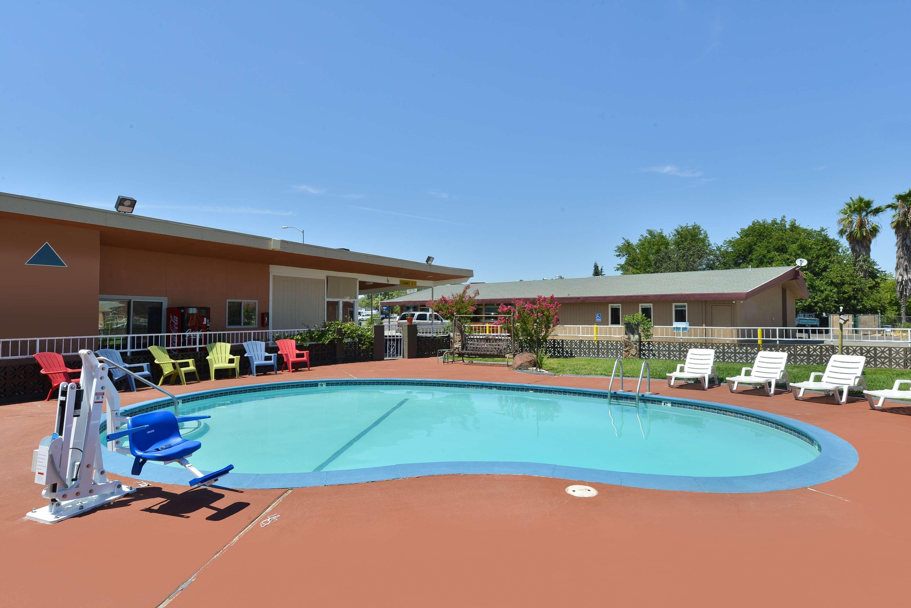 Hotel Dan Inn Barretos By Nacional Inn Esterno foto