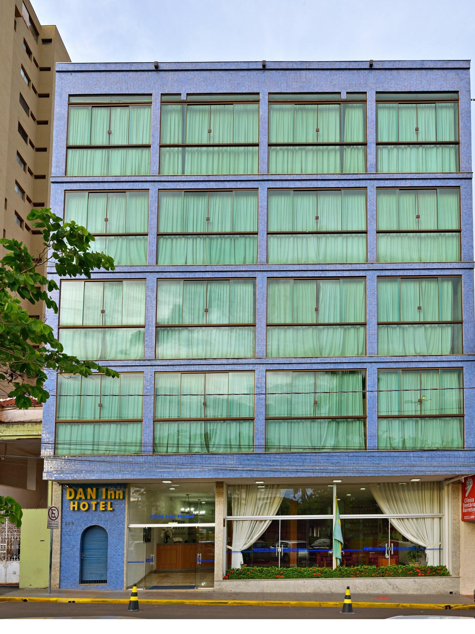Hotel Dan Inn Barretos By Nacional Inn Esterno foto