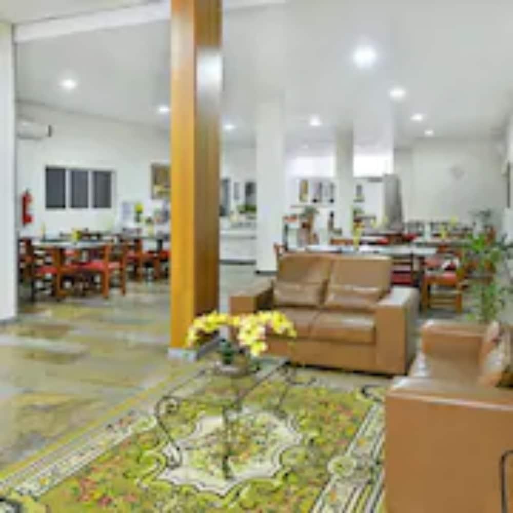 Hotel Dan Inn Barretos By Nacional Inn Esterno foto