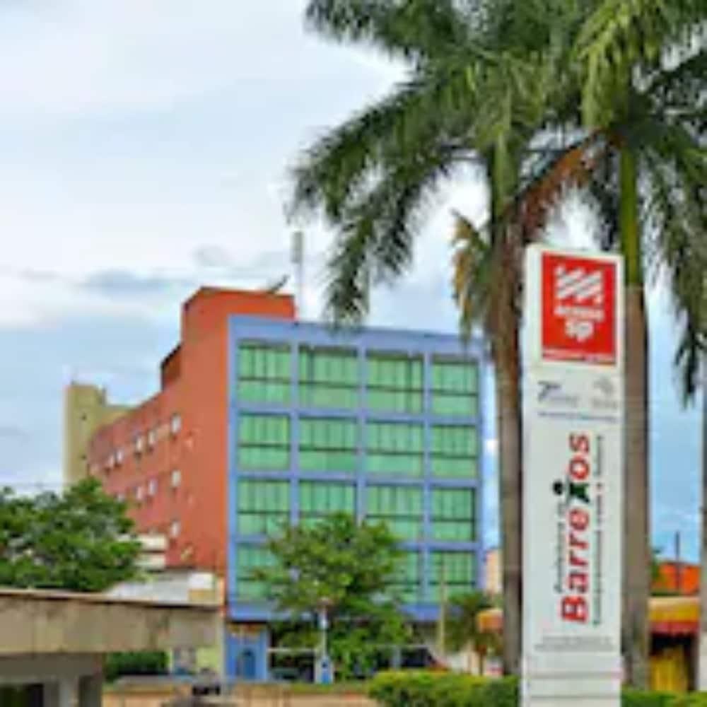 Hotel Dan Inn Barretos By Nacional Inn Esterno foto