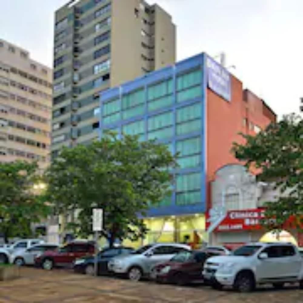 Hotel Dan Inn Barretos By Nacional Inn Esterno foto