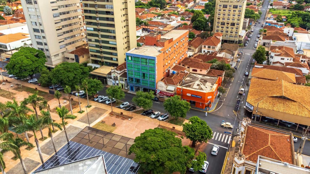 Hotel Dan Inn Barretos By Nacional Inn Esterno foto