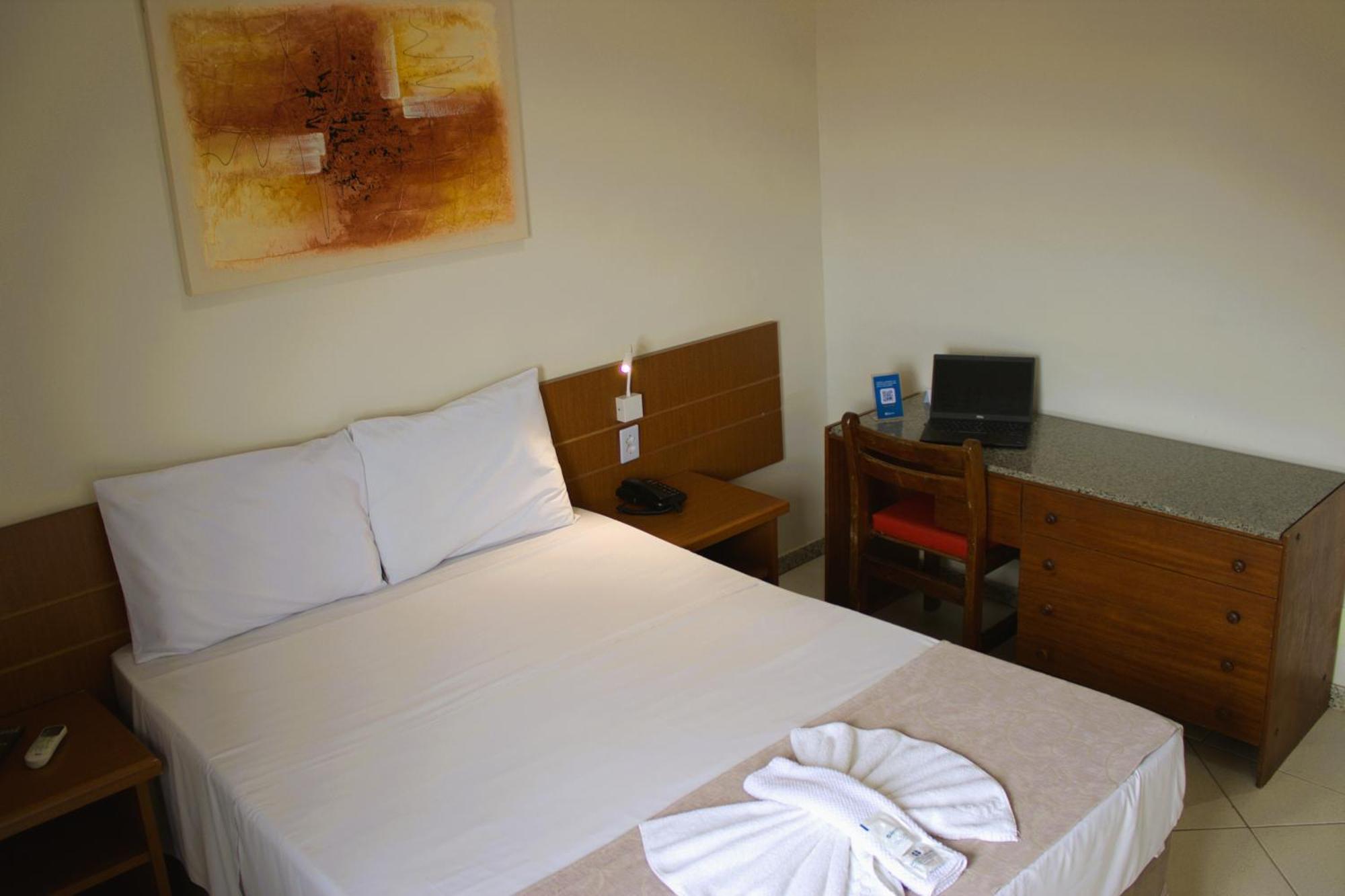 Hotel Dan Inn Barretos By Nacional Inn Esterno foto
