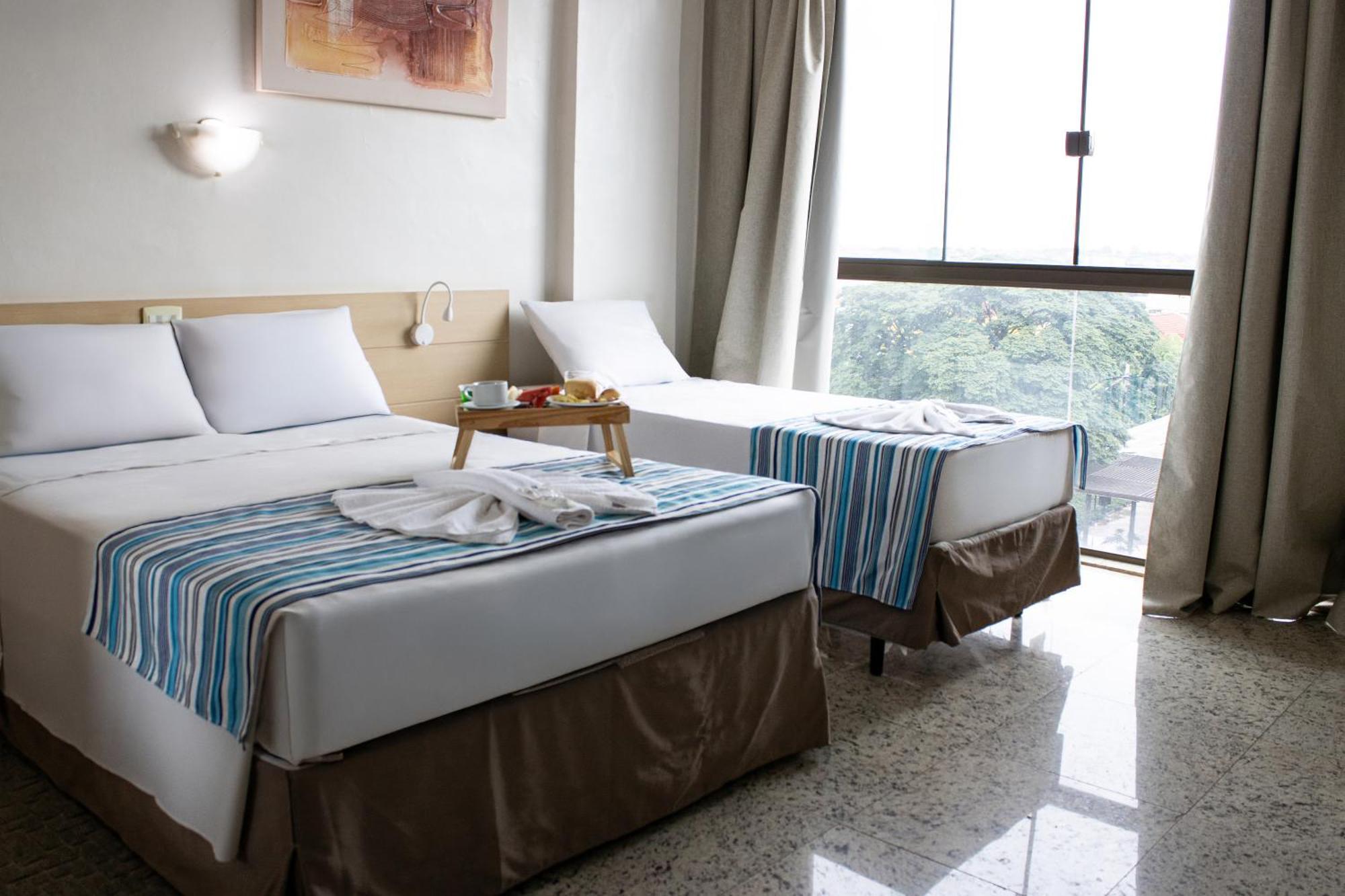 Hotel Dan Inn Barretos By Nacional Inn Esterno foto