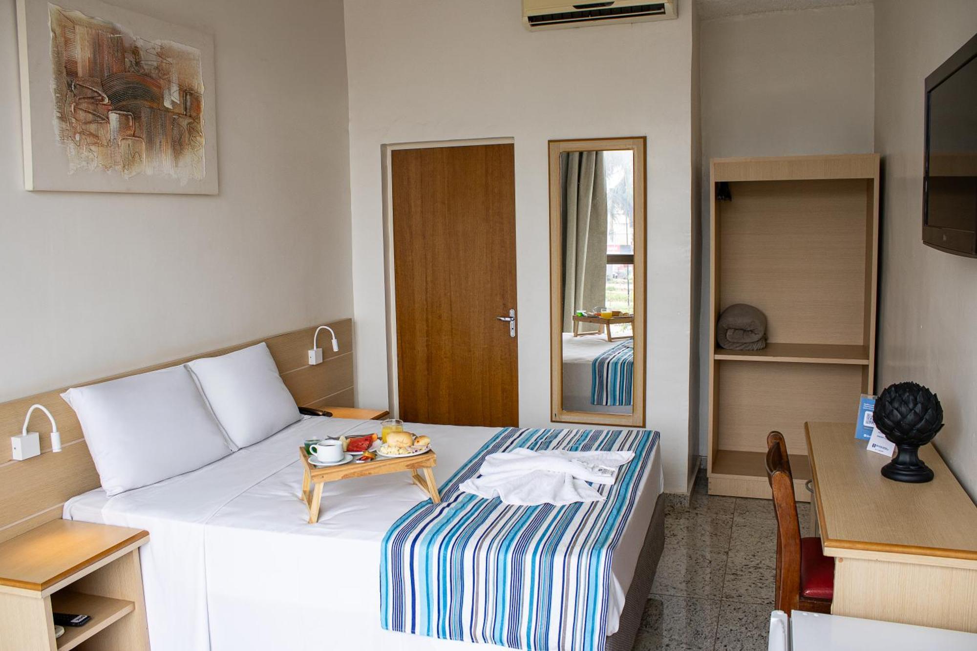 Hotel Dan Inn Barretos By Nacional Inn Esterno foto