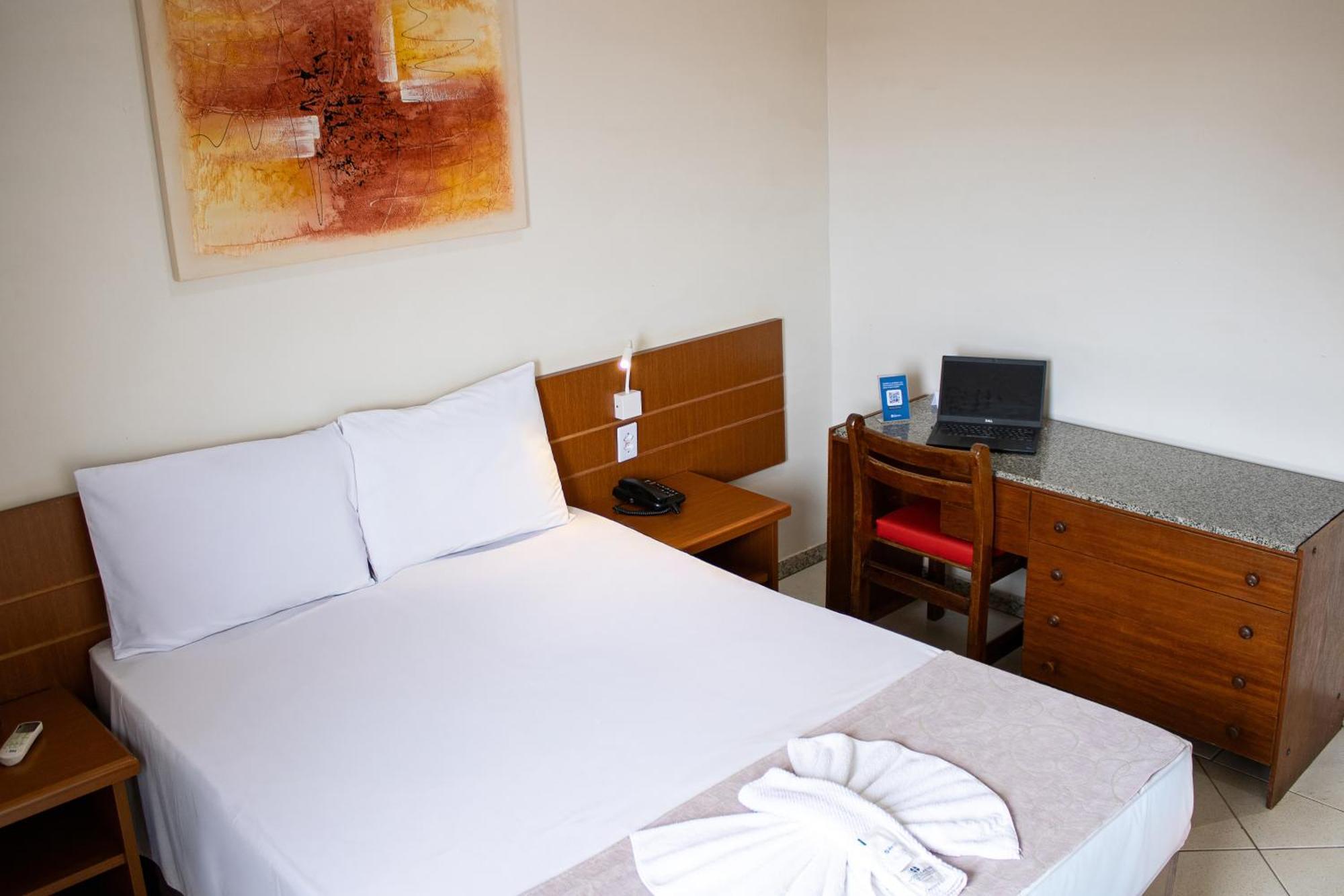 Hotel Dan Inn Barretos By Nacional Inn Esterno foto