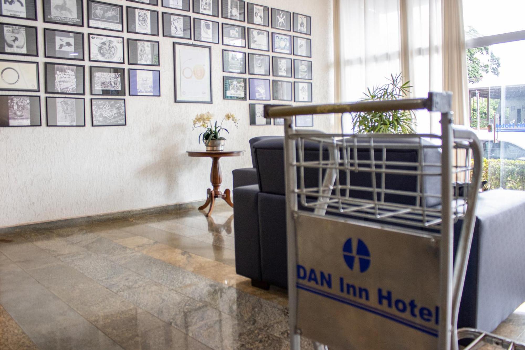 Hotel Dan Inn Barretos By Nacional Inn Esterno foto