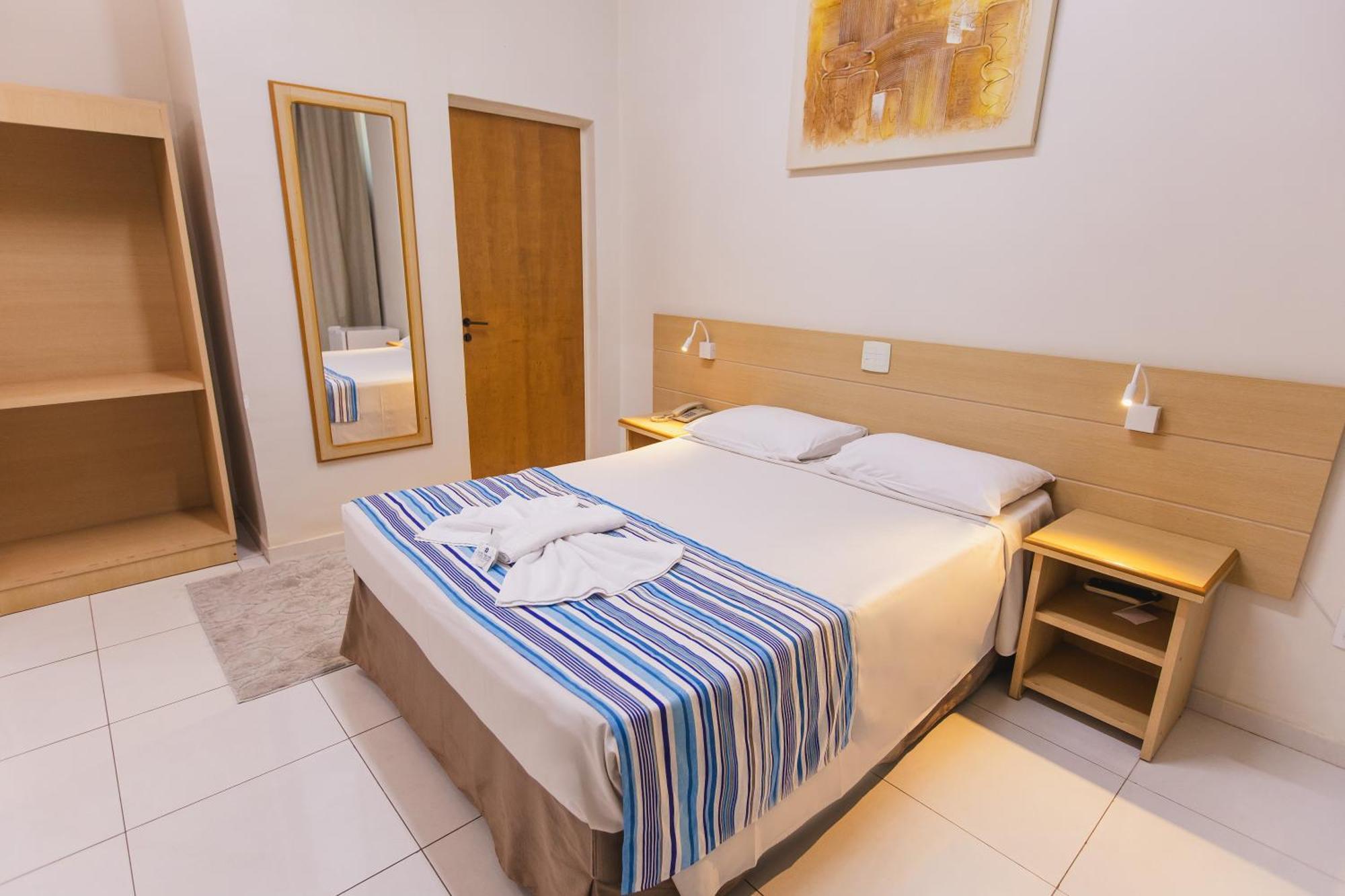 Hotel Dan Inn Barretos By Nacional Inn Esterno foto