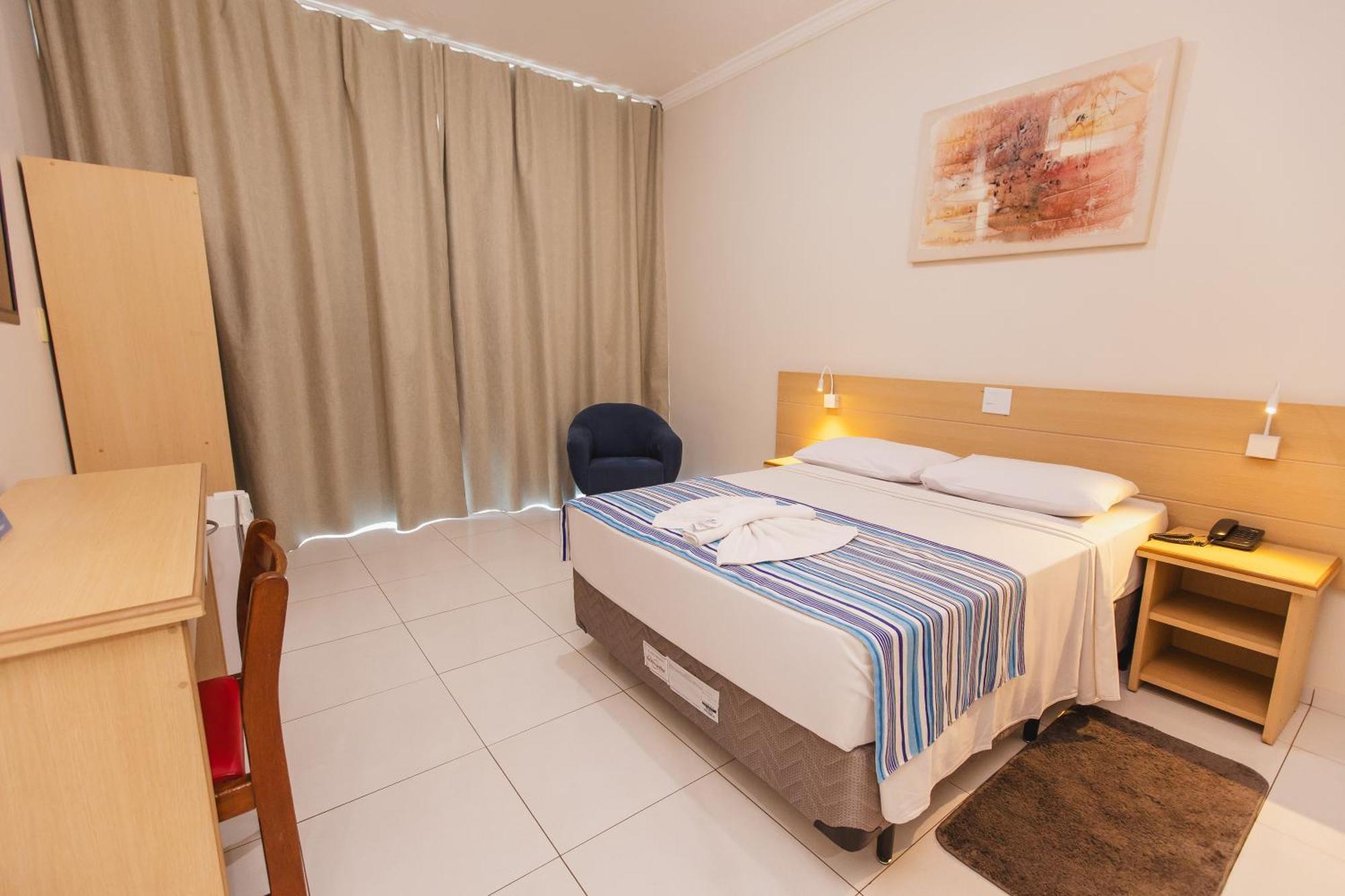 Hotel Dan Inn Barretos By Nacional Inn Esterno foto