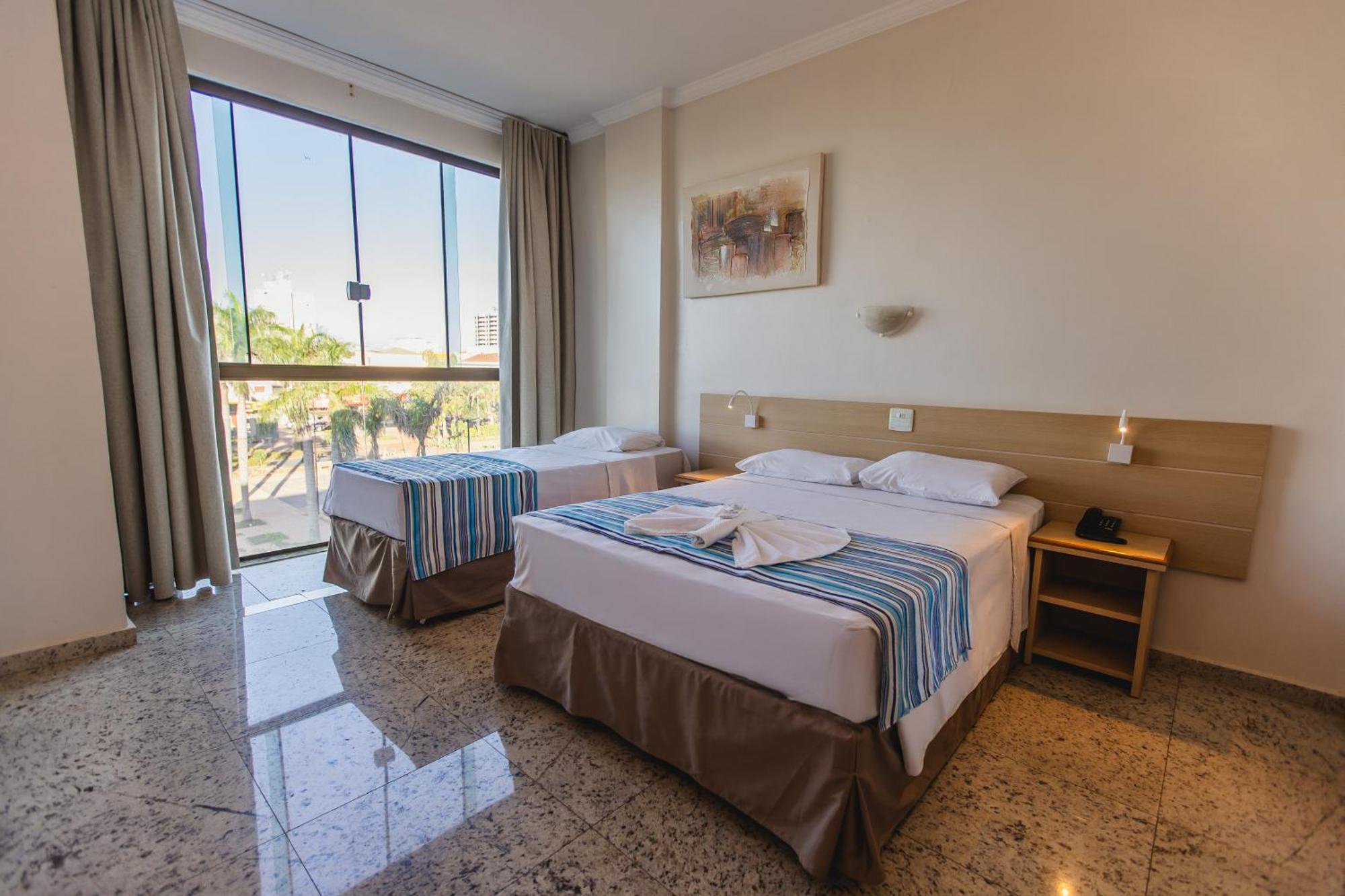 Hotel Dan Inn Barretos By Nacional Inn Esterno foto