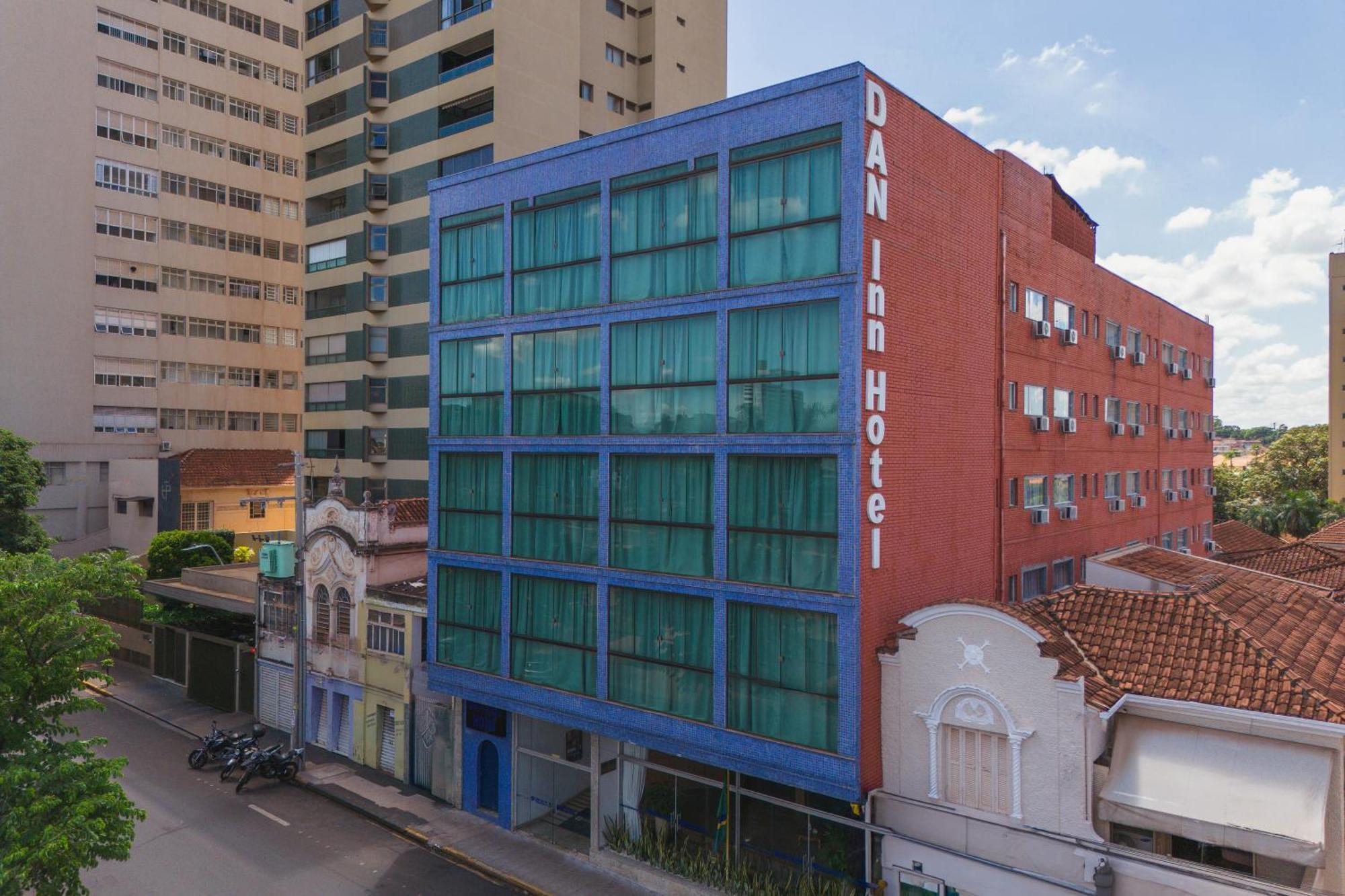 Hotel Dan Inn Barretos By Nacional Inn Esterno foto